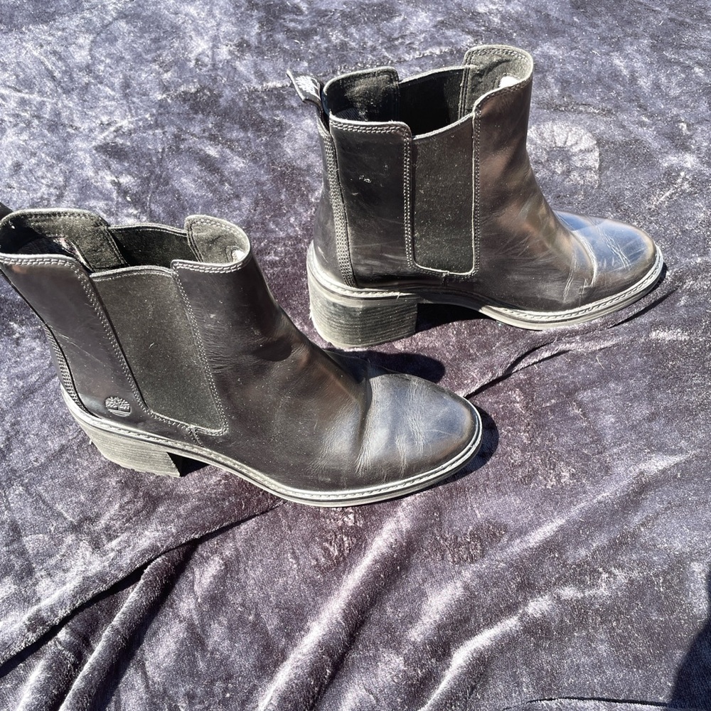 Black Leather Timberland Chelsea Boots - Durable & Stylish Ankle Boots